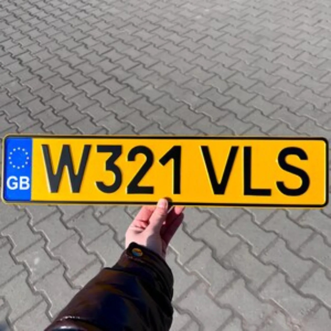 Anpassbares Nummernschild aus  – Home Decor Orange Bewertung und Preis